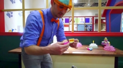 چرخی در موزه بچه ها با بلیپی